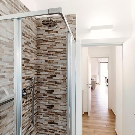 Piazza Roma - The House Of Travelers Apartment Como Exterior photo
