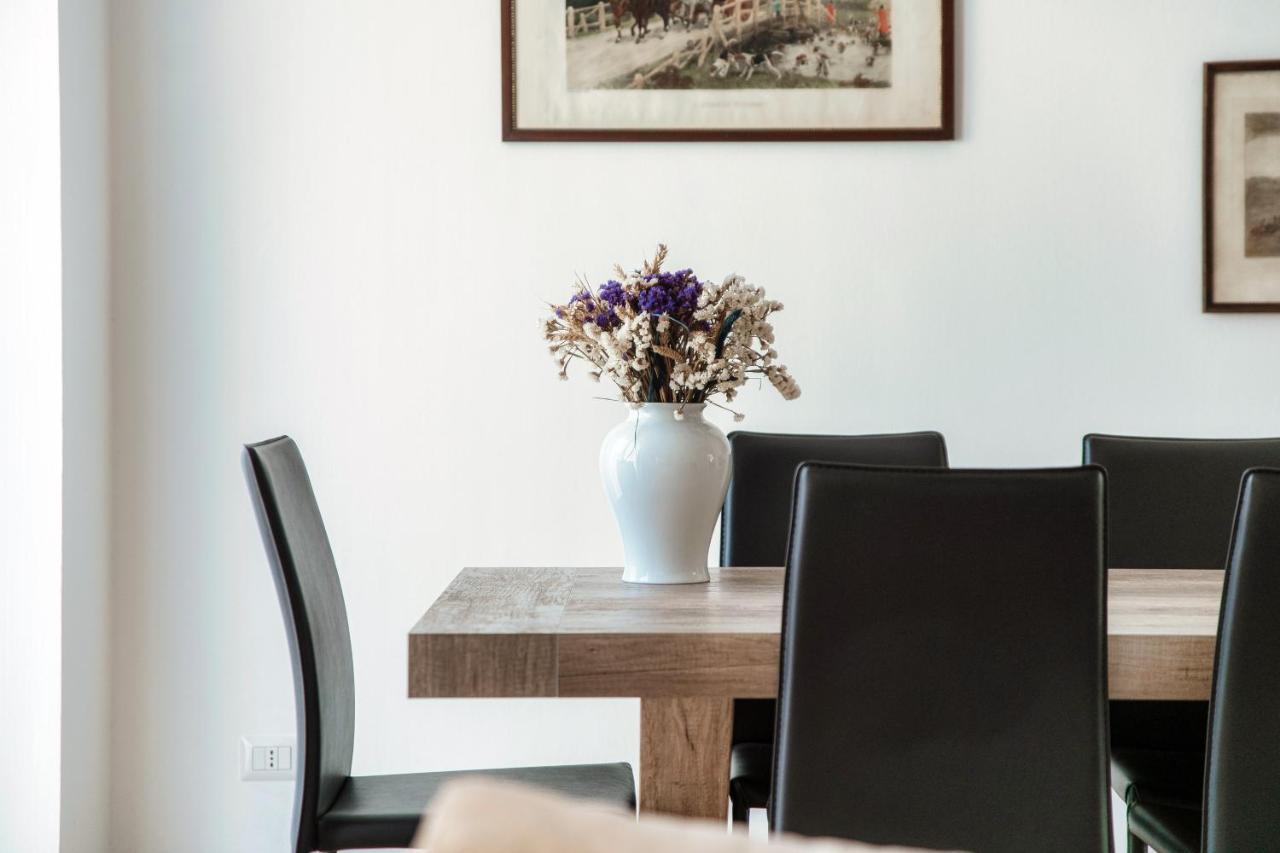 Piazza Roma - The House Of Travelers Apartment Como Exterior photo