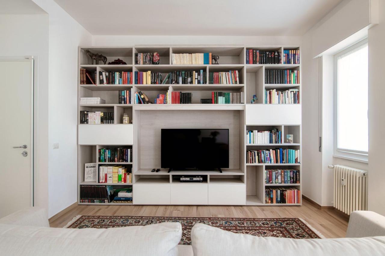 Piazza Roma - The House Of Travelers Apartment Como Exterior photo