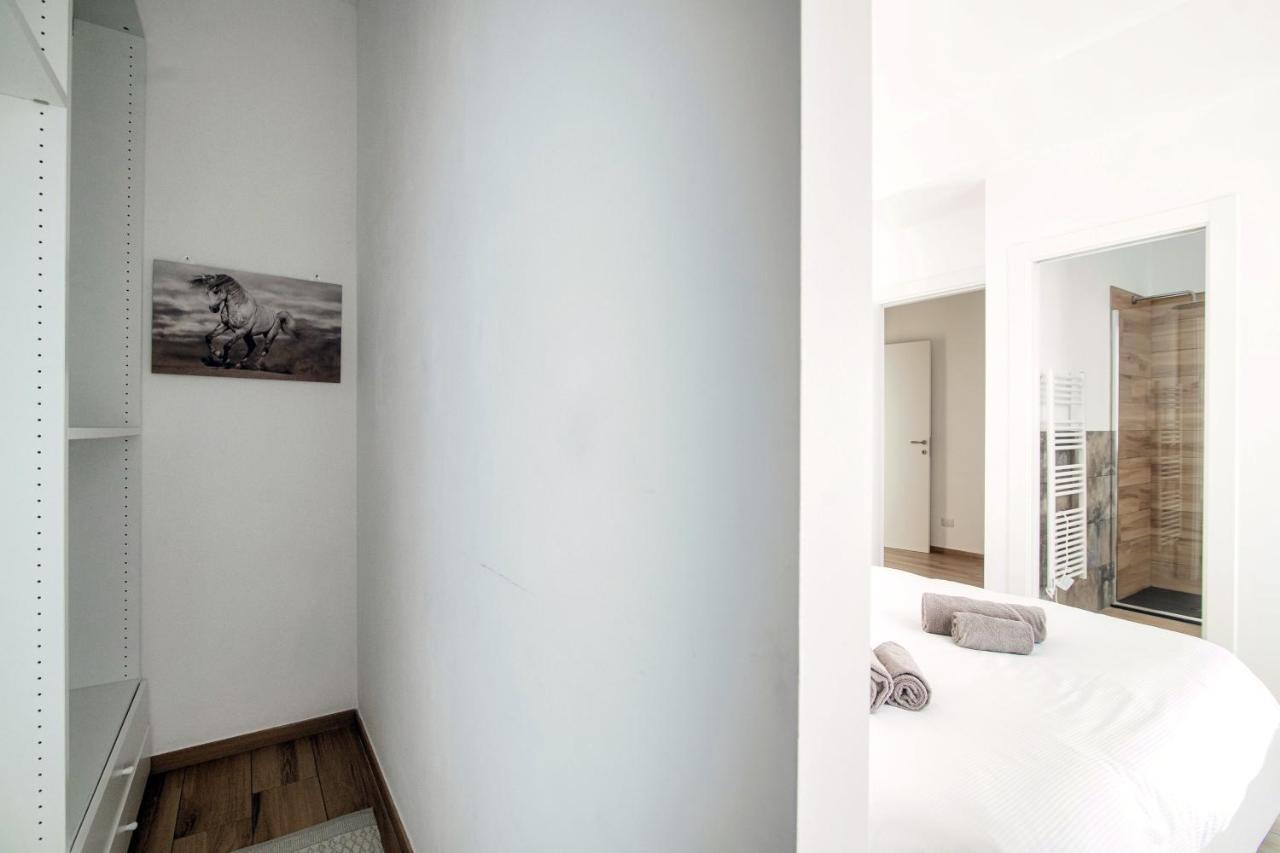 Piazza Roma - The House Of Travelers Apartment Como Exterior photo